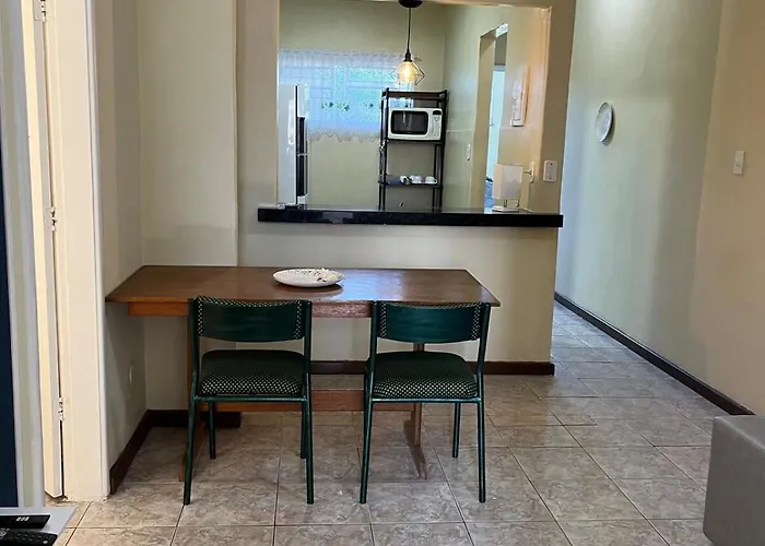 Centro. Tudo a pé. Camas de casal. Dois quartos